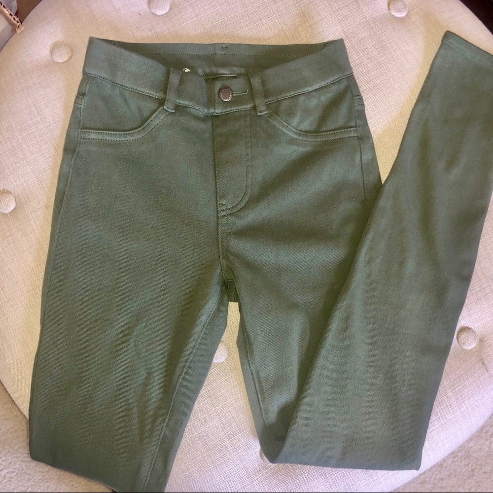 NWOT UNIQLO Ultra Stretch Legging Pants